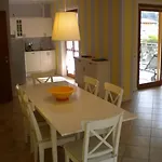 מלון דירות Girasole 3*